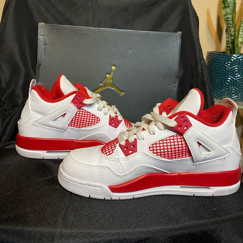 AIR JORDAN 4 RETRO BG